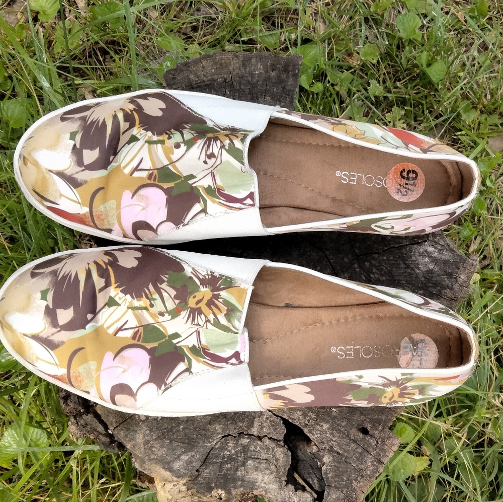 ⬇️ Price Drop!⬇️ Aerosoles Sea Salt Slip on Sneakers in size 9.5